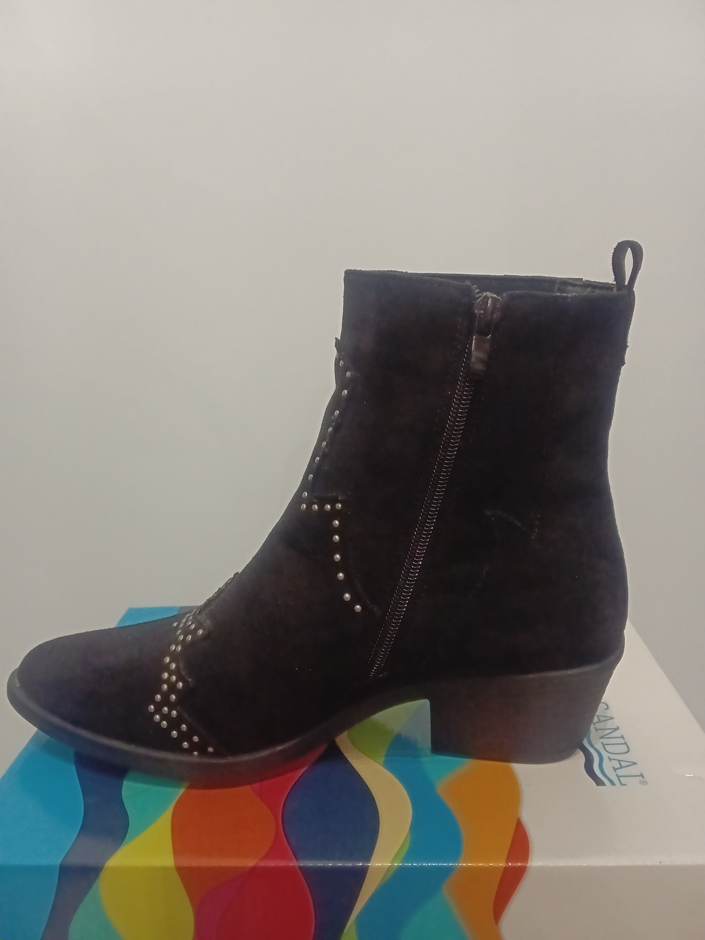 Botines - Estilo Campero - Negras