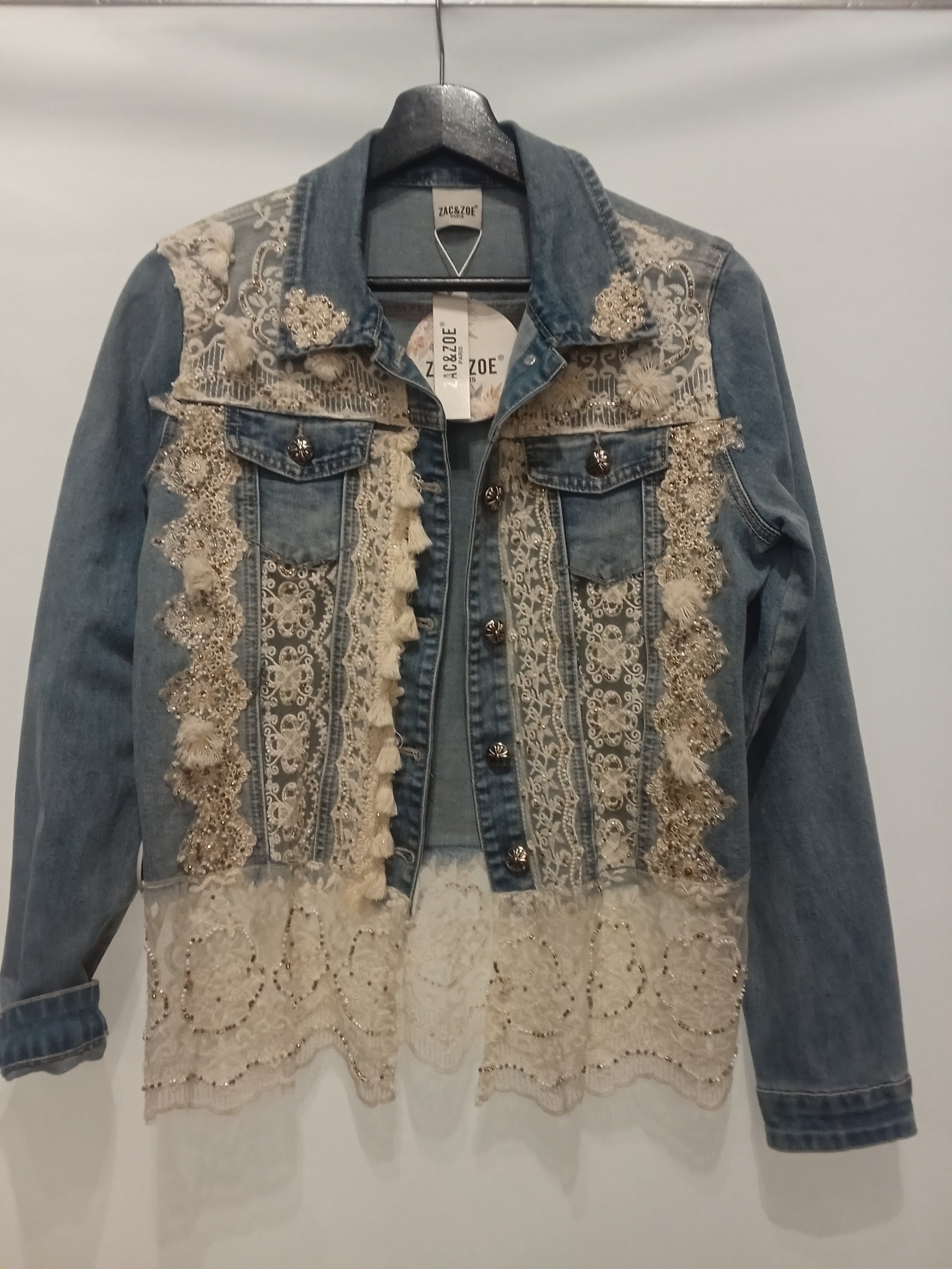 Chaqueta Vaquera con Encaje y Bordados